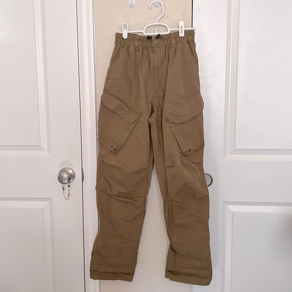Lush - Cargo Pants with Pockets - Picture 2 of 2